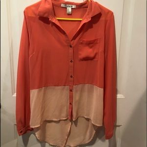Women’s Forever 21 two-toned button down top
